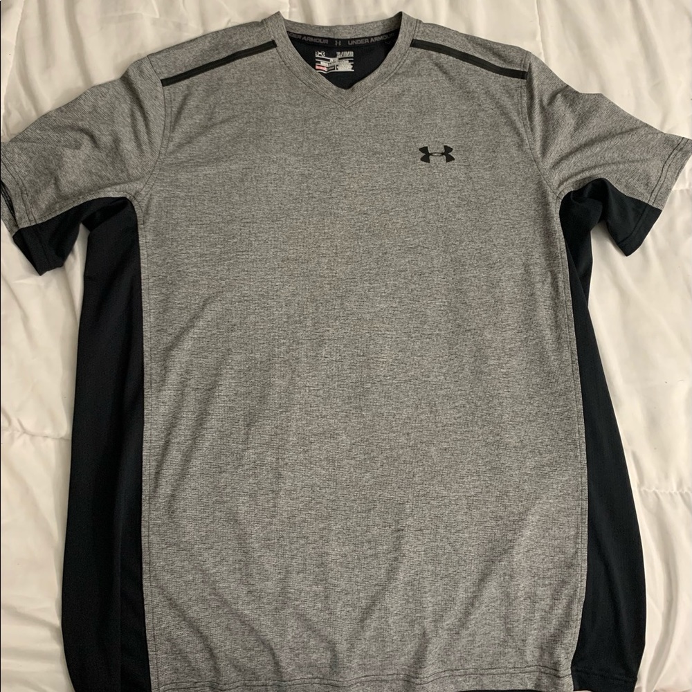 Men’s XL Under Armour fitted shirt